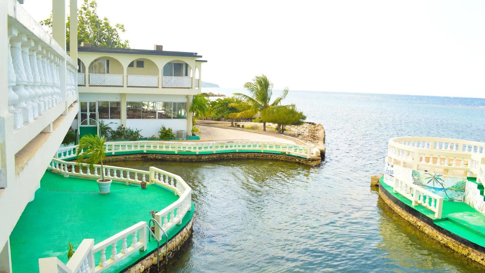 Sahara De La Mer Montego Bay Hotel