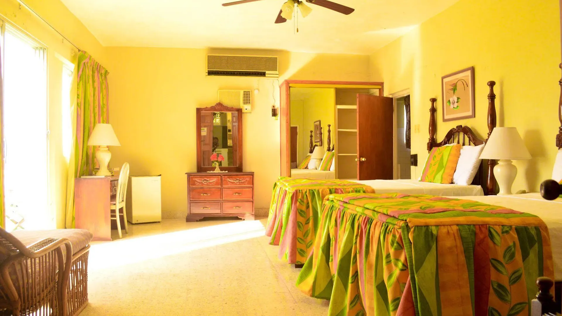 Sahara De La Mer Montego Bay Hotel